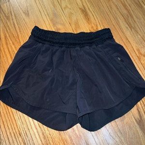 Lululemon tracker shorts